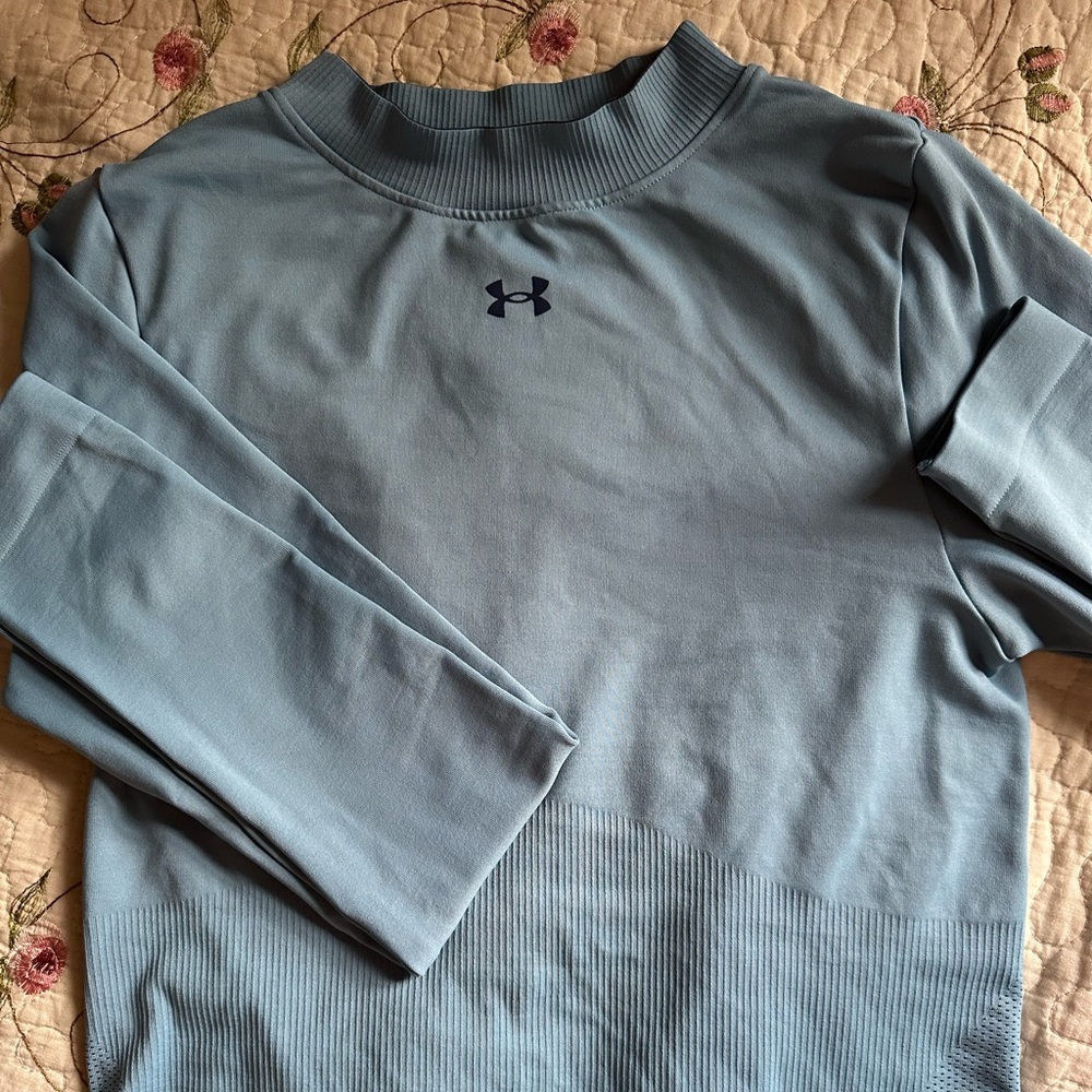 Under Armour Women's Bundle - Picture 6 of 7